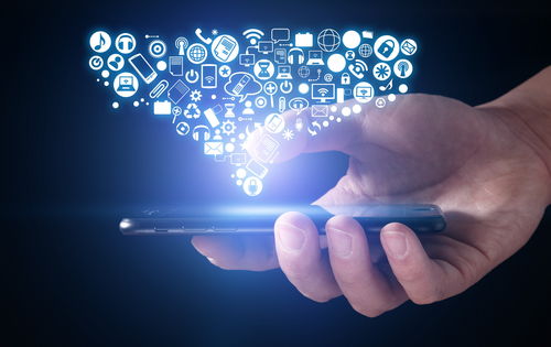 利用職務之便盜用手機號牟利，電商營業員被判拘役